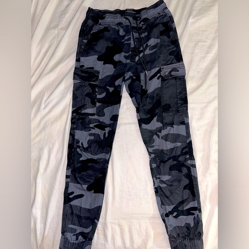 CSG Men’s Cargo Joggers. Gently used. Black and Gray Camouflage. Size medium